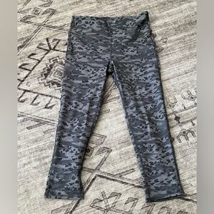 GAPfit Women’s Gray Camouflage Leggings